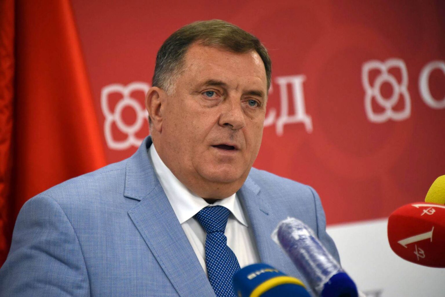 SRPSKI ČLAN PREDSJEDNIŠTVA BiH/Dodik kaže da je za njega nemoguće da predstavnik Srba bude u Kninu na obljetnici Oluje