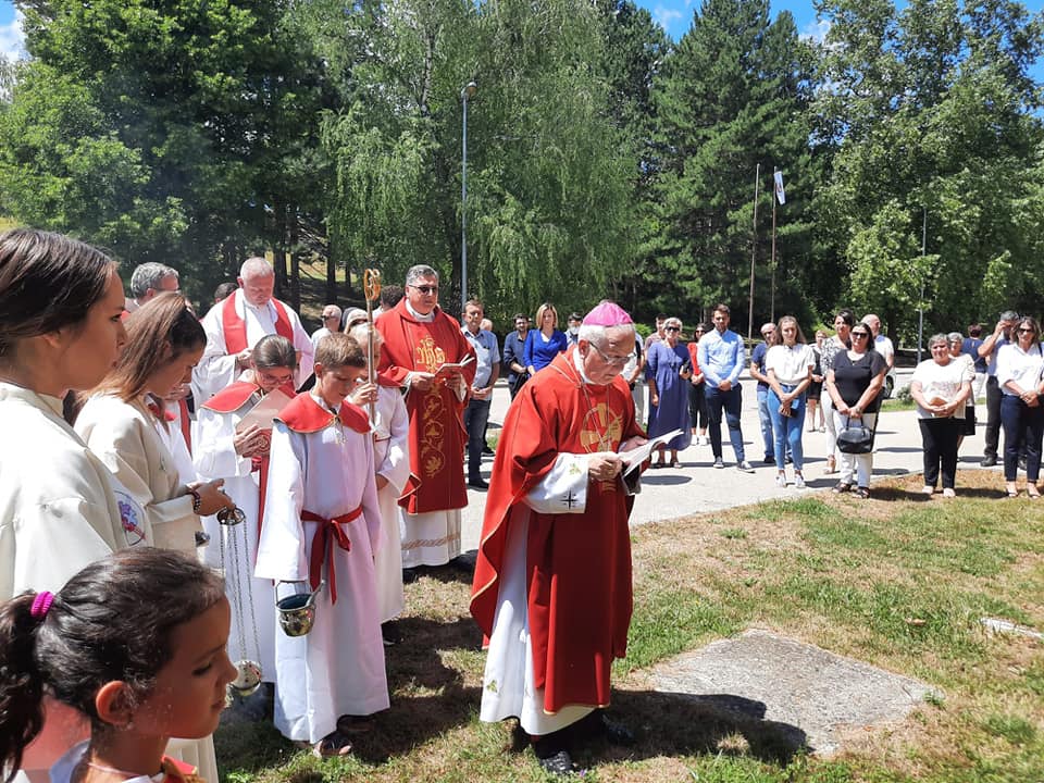 Molilo se za svećenike i Hrvate katolike pobijene od Livna do Bihaća