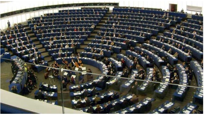 Europski parlament razmatra uvođenje viza Amerikancima