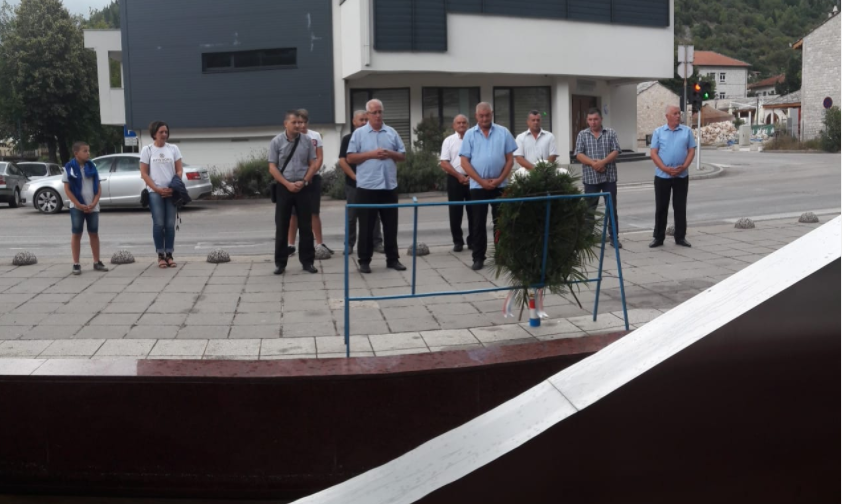 Hrvatski logoraši obilježili 28 godina od raspuštanja logora u Bileći: Za razmjenu posebno se zauzeli biskup Perić i don Luka Pavlović