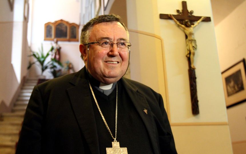 RELIGIJA I VJERA: Kardinal Puljić na 75. rođendan podnosi ostavku, poziva Hrvate da ne odustaju od BiH