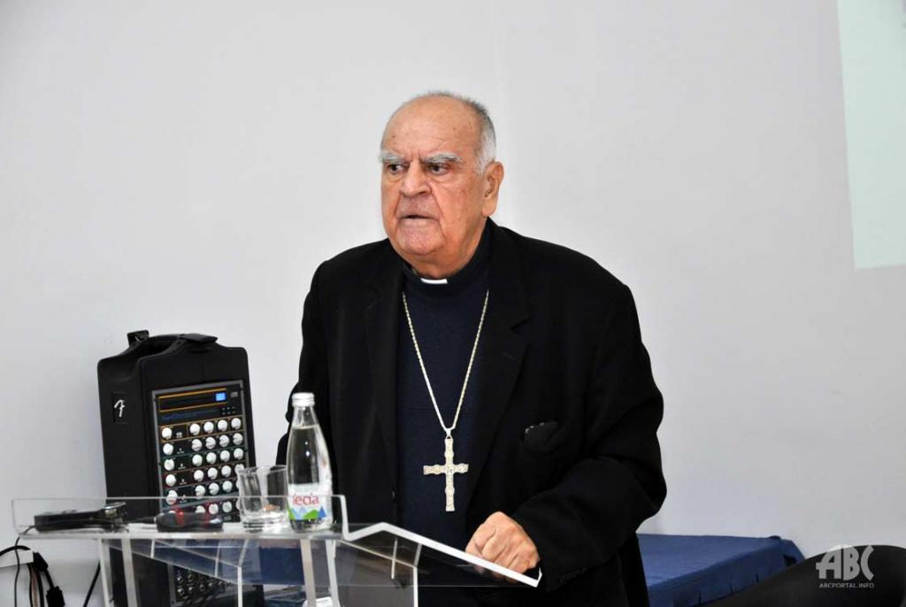 MOSTAR:  Biskup Ratko Perić nakon 27 godina biskupske službe danas predaje dužnost Petru Paliću