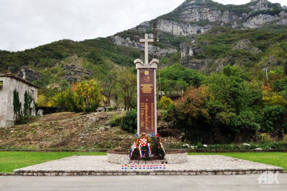Obilježena 27. godišnjica pokolja Hrvata u Grabovici: Obitelji traže tijela ubijenih i pravdu…