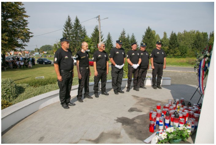 DAN TUGE I PONOSA! U Petrinji održan Dan sjećanja u spomen na 598 braniteljskih i civilnih žrtava Domovinskog rata