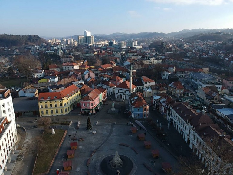 HDZ BiH će imati vijećnike u Tuzli, Srebreniku i Čeliću, “Devedesetka” i HSP imali kandidate za nacionalne manjine, sve redom Bošnjake