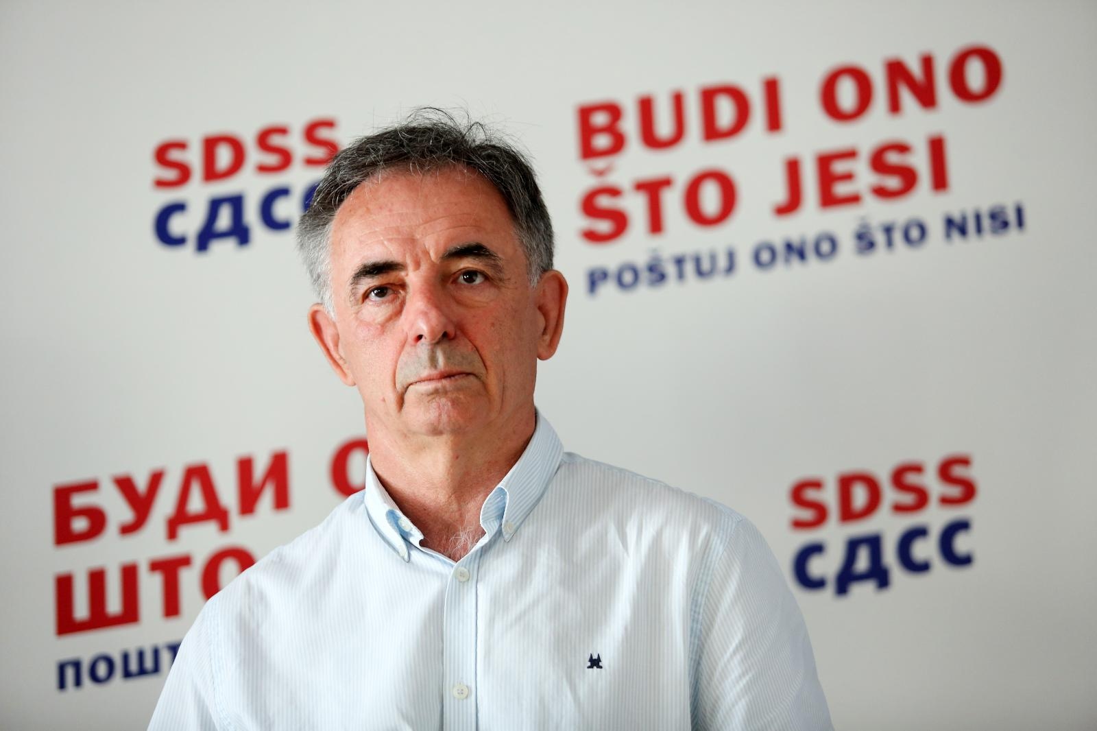 „Ustvrdio je da ne brani četnike. A onda mi je htio spustiti slušalicu…“