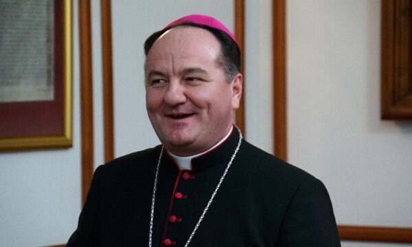 CRKVA U HRVATA: Biskup Palić dobio bh. državljanstvo