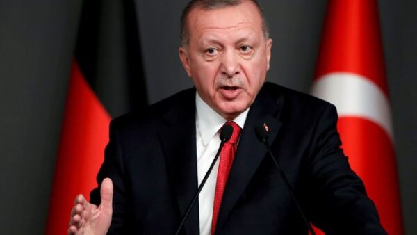 TURSKI PREDSJEDNIK  Erdogan usporedio studente s teroristima, prijeti silom