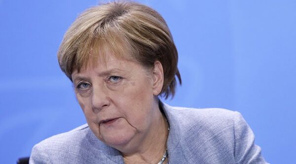 IZNOVA KORIGIRALA INCIDENCIJU  Merkel, stjerana u kut, morala prihvatiti djelomično otvaranje