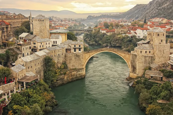 3. travnja 1992. Mostar – HVO oslobodio Mostar od četnika, a onda su Bošnjaci u HVO-u okrenuli puške prema Hrvatima