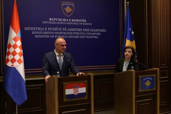 Grlić Radman nije najavio da će Hrvatska formirati vojnu bazu na Kosovu