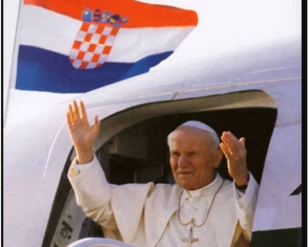 Zlatko Pinter:  NE BOJTE SE! I svetac naše Crkve, veliki papa Ivan Pavao Drugi bio je prozivan kao “homofob” 2000. godine