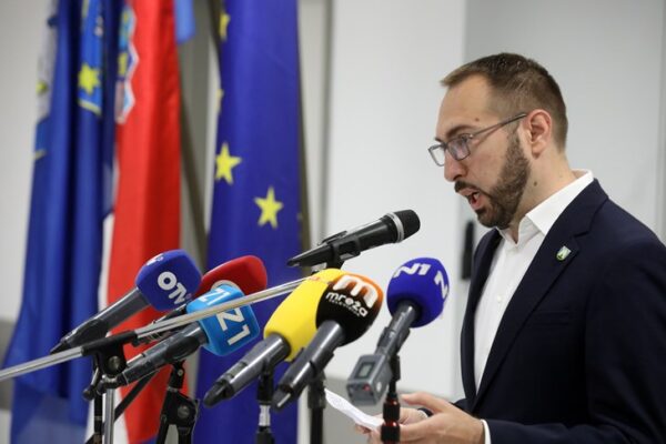 Tomašević najavio ukidanje besplatnog parkinga ispred zdravstvenih ustanova