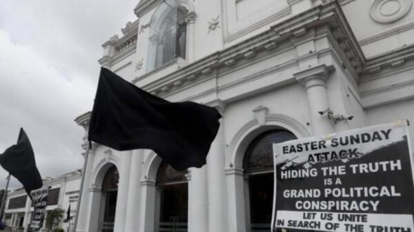 ISTRAGA ZAKAZALA:  Katolici na Šri Lanki istaknuli crne zastave