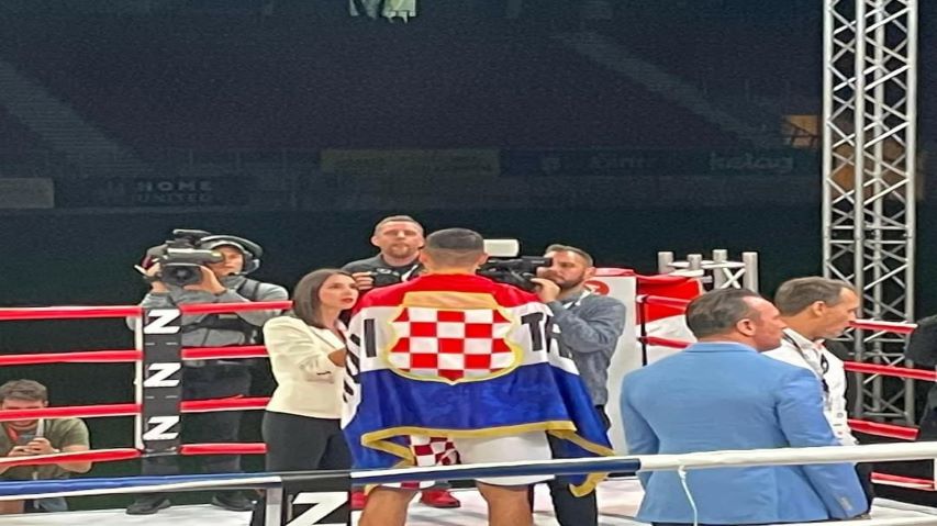 Filip Hrgović pobjedu proslavio sa zastavom Herceg Bosne
