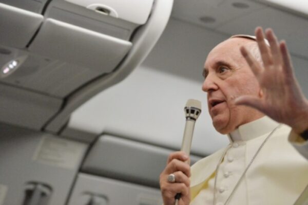 Papa neodlučan po pitanju pričešćivanja onih koji promoviraju abortus