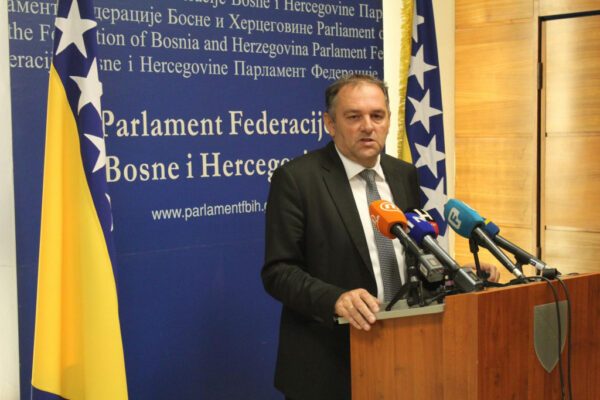 Martinović: Nema govora o smanjivanju ovlasti Doma naroda Parlamenta FBiH, time bi se revidirali Washingtonski i Daytonski sporazum