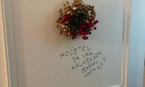 Pogledajte kakve je poruke u Sarajevu dobila obitelj koja se usudila pokazati da slavi Božić