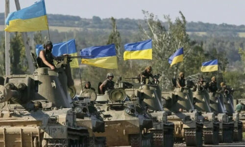 U Ukrajini proglašeno izvanredno stanje, u tijeku velika mobilizacija, civilima bi moglo biti dopušteno nošenje oružja