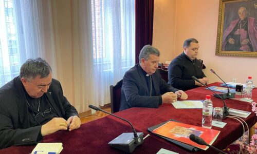 Obavljena primopredaja između kardinala Puljića i nadbiskupa Vukšića
