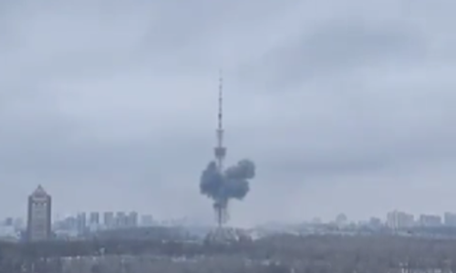 VIDEO – Pogođen TV toranj u Kijevu: ‘Kanali su prestali s emitiranjem’