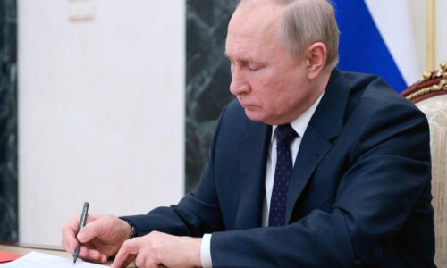 Putin siktao od bijesa u izravnom TV prijenosu: ‘Žele nas raskomadati, sad se vidi tko je kukavički izdajnik!‘
