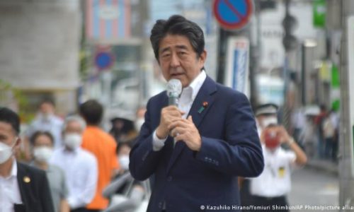 Atentat na bivšeg japanskog premijera