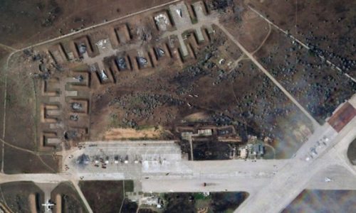 Satelitske snimke pokazuju teško oštećenu rusku zračnu bazu na Krimu