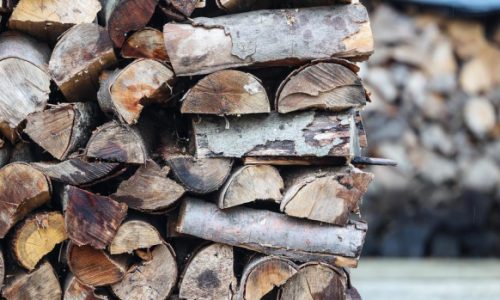 ‘Drvo za ogrjev novo je zlato’: Cijene energije u Europi luduju, građani se snalaze