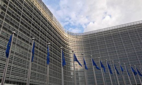 VELIKO IZNENAĐENJE/Europska komisija predlaže da BiH dobije status kandidata za EU do kraja godine