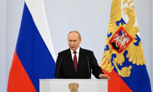Dok potpisuje aneksiju četiri ukrajinske teritorije Putin “gubi konce” na bojišnici