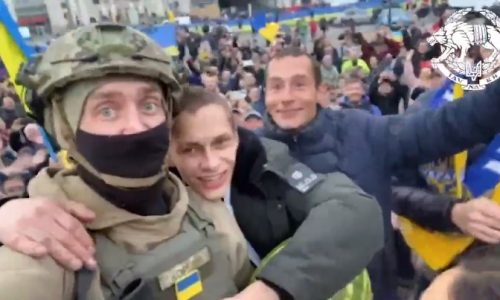 VIDEO/OSLOBOĐEN VELIKI GRAD KOJI JE BIO POD RUSKOM OKUPACIJOM: Slavlje u Hersonu nakon ulaska Ukrajinske vojske