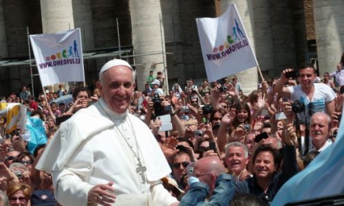 Papa smijenio vrh Caritasa