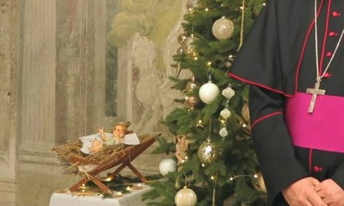Iz božićnih poruka hrvatskih (nad)biskupa