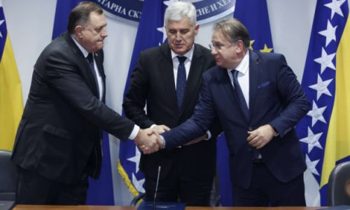 PREGOVORI NASTAVLJENI/Tko će biti ministar umjesto Denisa Šulića: Što su dogovorili Nikšić i Dodik