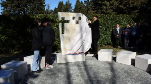 72. OBLJETNICA TRAGEDIJE: U Čitluku otkriven spomenik za jedanaest stradalih učenika