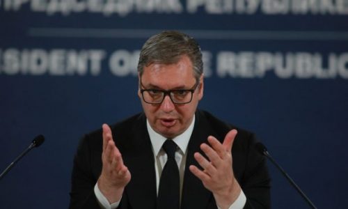 Vučić nakon dvaju masovnih ubojstava najavio “razoružavanje Srbije”