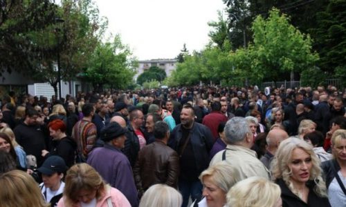 KOSOVO/U Zvečanu počeo novi prosvjed Srba