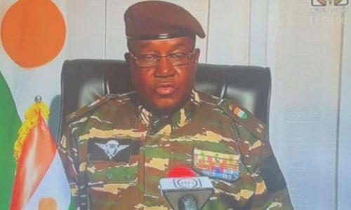 Vojni režim u Nigeru odbija bilo kakve pregovore, moguća vojna intervencija?