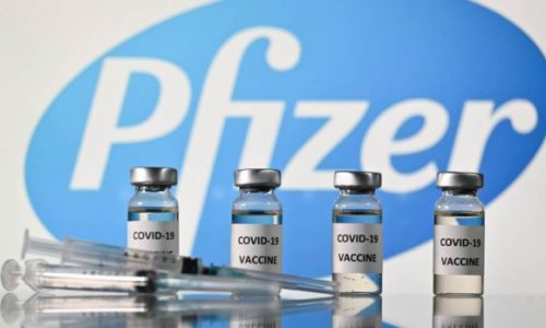 Smanjena potražnja za cjepivom protiv covida prepolovila Pfizerov prihod