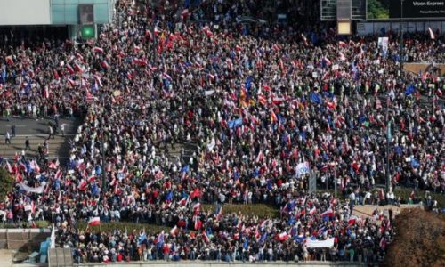 VIDEO/Ogroman prosvjed protiv vlasti u Varšavi. “Ovo je najveći skup u povijesti