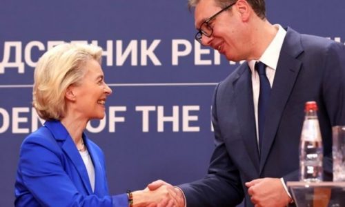 BEOGRAD /Von der Leyen se sastala s Vučićem, pozvala Srbiju da se uskladi s EU