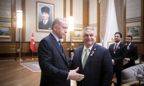Mađarski “kân” ugošćuje turskog “sultana”/Što tako složno hoće Orban i Erdogan?