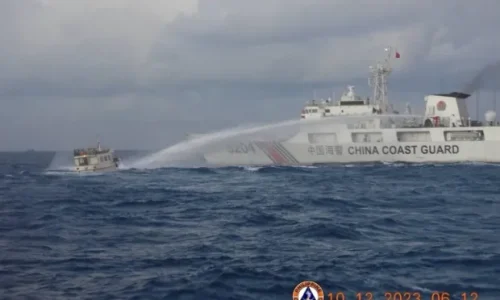 Službeno/Kineska obalna straža napala filipinske brodove
