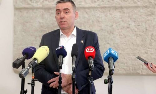 Mlinarić predao DORH-u nadopunu kaznene prijave za ratne zločine, obuhvaća 64 oficira JNA