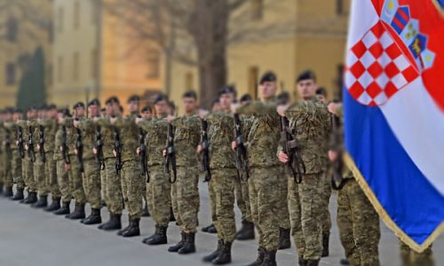 Treba li Hrvatska vratiti vojni rok?
