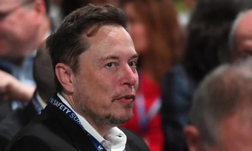 Elon Musk najavio da će prestati koristiti broj mobitela, objasnio i zašto