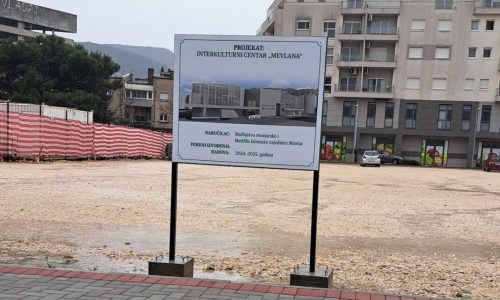 Grad Mostar oštro osudio provokativno postavljanje table o izgradnji “Interkulturnog centra” uz zgradu HNK