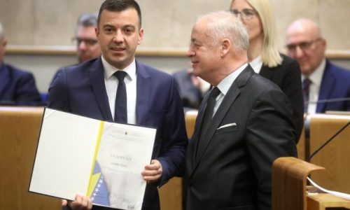 Priču o legitimnom predstavljanju SDA preuzeo od HDZ-a BiH