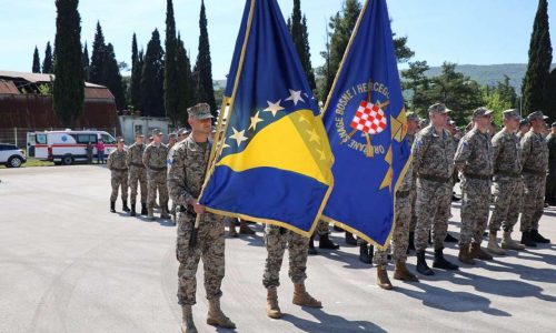 VOJARNA ”STANISLAV BAJA KRALJEVIĆ”  U Mostaru svečano obilježena 32. obljetnica utemeljenja HVO-a